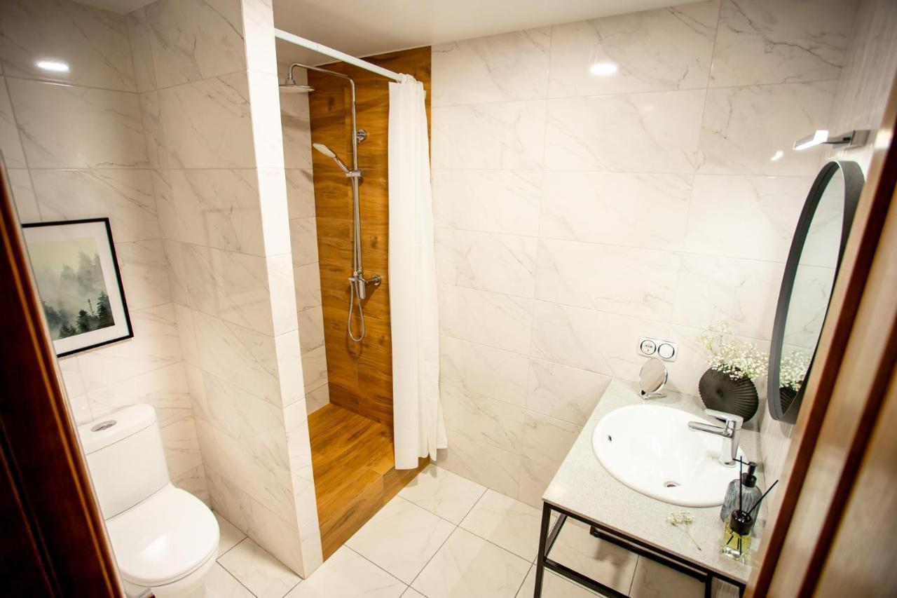 Luxury Apartment With 2 Bedrooms In The City Center Mykolajiw Exterior foto